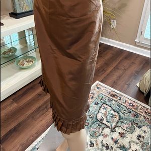 RICHLY ELEGANT & SOPHISTICATED SKIRT (MADE IN ENGLAND) IN GREAT CONDITION
